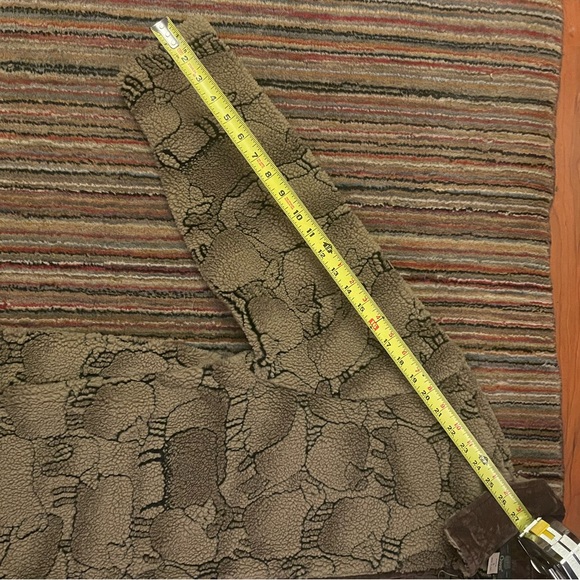 Sheep Pattern Fleece Jacket - Picture 5 of 6